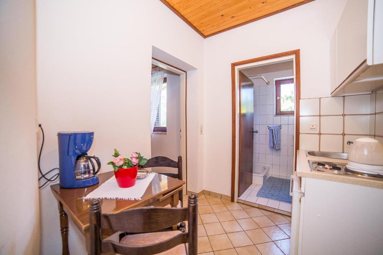 Apartments Pahljina Palit Экстерьер фото